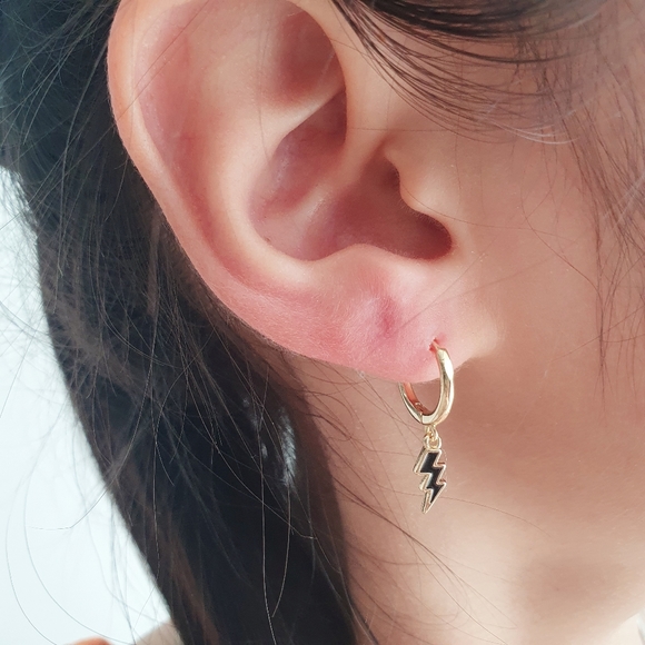 18ct Gold Plated 925 Sterling Silver Lighting Bolt huggie hoop earrings - Picture 3 of 4